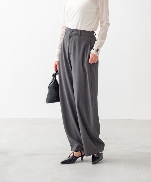 menue(メヌエ)の「Vカット クロスストラップパンプス(パンプス・レディース・ブラック/シルバー/アイボリー・22.5cm/23.5cm/24.5cm/25.5cm/23.0cm/24.0cm/25.0cm/26.0cm/21.5cm/22.0cm)」の17枚目の写真