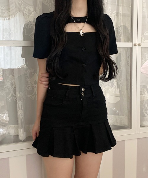 lilful(リルフル)の「シックパフスリーブ ショート丈 胸あき シャーリングデザイントップス(シャツ/ブラウス・レディース・ブラック/ブラウン・S/M)」の22枚目の写真