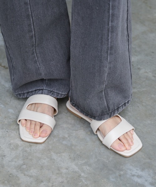 Bab(バブ)の「ニュアンスラインフラットサンダル(サンダル・レディース・ブラック/ベージュ/オフホワイト・M/L)」の5枚目の写真