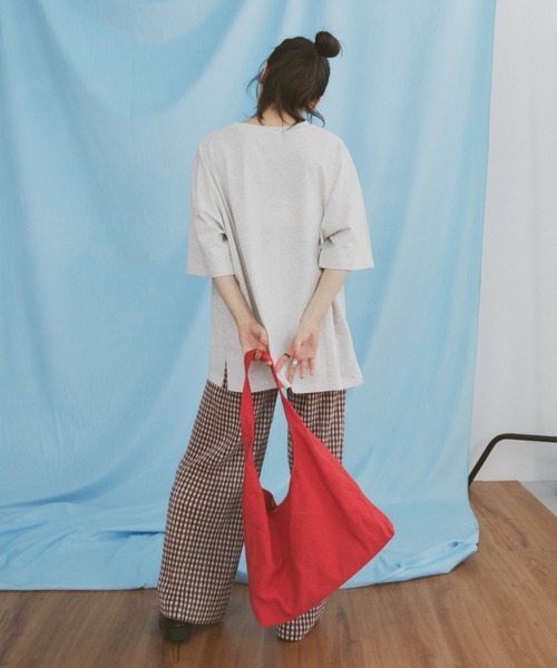 MERLOT（メルロー）の「【A4サイズ、14inch以下のノートPC収納可能】【ミニポーチ付き】カラーキャンバストートバッグ（トートバッグ・レディース・ブルー/ベージュ/レッド・FREE）」の14枚目の写真