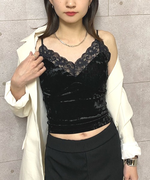 NANEA(ナネア)の「カップ付きベロアキャミソール(キャミソール・レディース・ホワイト/ブラック/ベージュ/グレー/ブラウン・フリー)」の11枚目の写真