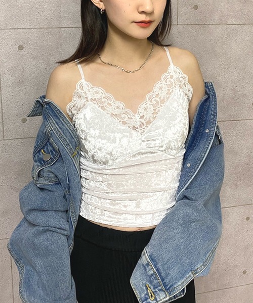 NANEA(ナネア)の「カップ付きベロアキャミソール(キャミソール・レディース・ホワイト/ブラック/ベージュ/グレー/ブラウン・フリー)」の16枚目の写真