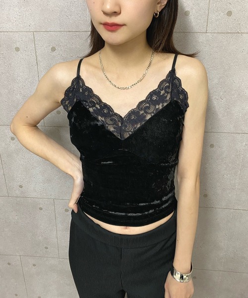NANEA(ナネア)の「カップ付きベロアキャミソール(キャミソール・レディース・ホワイト/ブラック/ベージュ/グレー/ブラウン・フリー)」の13枚目の写真