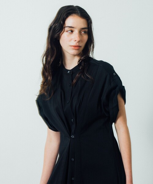 CITY TOKYO（シティトウキョウ）の「Back Tuck Arrangement Dress / バックタックアレンジメントワンピース（ワンピース・レディース・ブラック/ホワイト・1/2）」の12枚目の写真