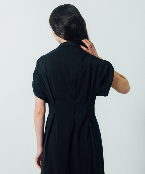 CITY TOKYO（シティトウキョウ）の「Back Tuck Arrangement Dress / バックタックアレンジメントワンピース（ワンピース・レディース・ブラック/ホワイト・1/2）」の13枚目の写真
