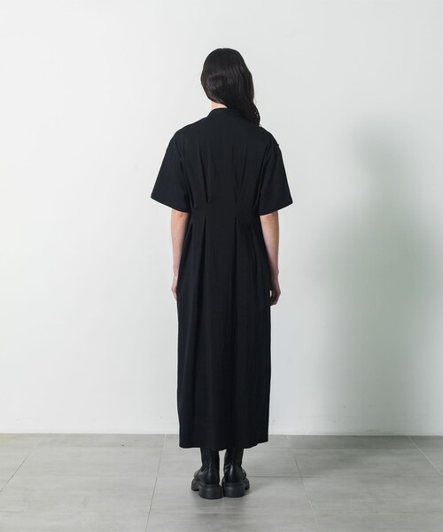 CITY TOKYO（シティトウキョウ）の「Back Tuck Arrangement Dress / バックタックアレンジメントワンピース（ワンピース・レディース・ブラック/ホワイト・1/2）」の17枚目の写真