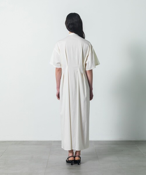 CITY TOKYO（シティトウキョウ）の「Back Tuck Arrangement Dress / バックタックアレンジメントワンピース（ワンピース・レディース・ブラック/ホワイト・1/2）」の8枚目の写真