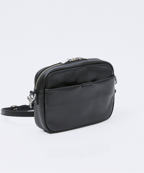 aniary(アニアリ)の「ショルダーバッグ(カラーズフォーレザー)(ショルダーバッグ・メンズ・ブラック×レッド/ブラック×ブルー/ブラック×ブラック/ブラック×グレー/ブラック×イエロー・FREE)」の12枚目の写真