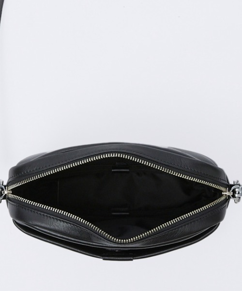 aniary(アニアリ)の「ショルダーバッグ(カラーズフォーレザー)(ショルダーバッグ・メンズ・ブラック×レッド/ブラック×ブルー/ブラック×ブラック/ブラック×グレー/ブラック×イエロー・FREE)」の6枚目の写真