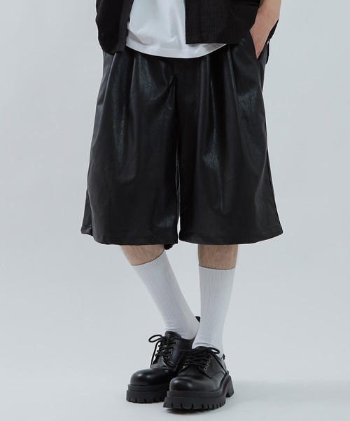 improves（インプローブス）の「PU ワイドショーツ（その他パンツ・メンズ・チャコール/ブラック・LARGE/MEDIUM）」の2枚目の写真
