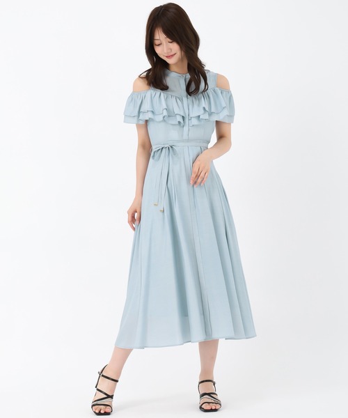 MISCH MASCH(ミッシュマッシュ)の「オープンショルダーラッフル2wayワンピース(ワンピース・レディース・ホワイト/ブラック/ブルー・S/M)」の9枚目の写真