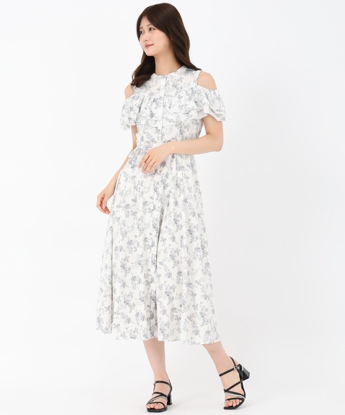 MISCH MASCH(ミッシュマッシュ)の「オープンショルダーラッフル2wayワンピース(ワンピース・レディース・ホワイト/ブラック/ブルー・S/M)」の11枚目の写真