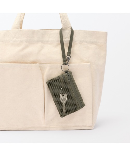 無印良品(ムジルシリョウヒン)の「ポリエステルカードケース 約8×12cm(トラベルグッズ・レディース・カーキ/ピンク・FREE)」の6枚目の写真