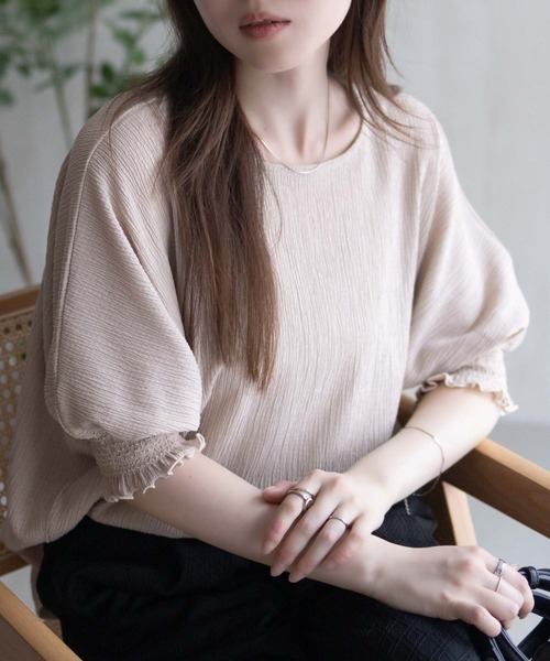 Howdy Marie（ハウディ―マリー）の「Howdy Marie 袖ゴムシャーリングプルオーバー（Tシャツ/カットソー・レディース・ブルーグリーン/ベージュ/ブラック・L/M）」の2枚目の写真