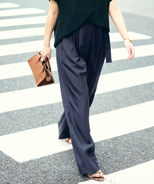 SLOBE IENA（スローブイエナ）の「《接触冷感/吸水速乾/UV機能》ウォッシャブルベルテットイージーパンツ（その他パンツ・レディース・ホワイト/ネイビー/イエロー・36/38）」の2枚目の写真