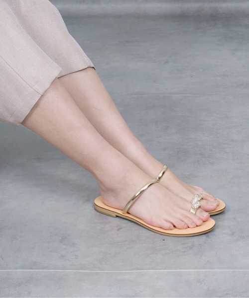 NICOLAS LAINAS（ニコラスライナス）の「【NICOLAS LAINAS】フラットトングサンダル（サンダル・レディース・シルバー/ブラック×ゴールド/ゴールド・37/38/36）」の12枚目の写真