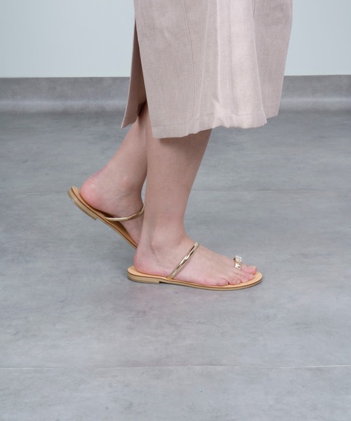 NICOLAS LAINAS（ニコラスライナス）の「【NICOLAS LAINAS】フラットトングサンダル（サンダル・レディース・シルバー/ブラック×ゴールド/ゴールド・37/38/36）」の13枚目の写真