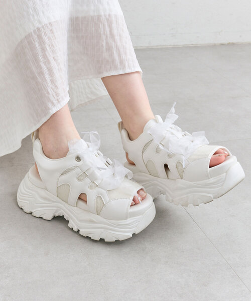 OLIVE des OLIVE(オリーブデオリーブ)の「【S/M/Lサイズ展開】ダブルリボンサンダル(サンダル・レディース・オフホワイト/ブラウン/ブラック・SMALL/MEDIUM/LARGE)」の11枚目の写真