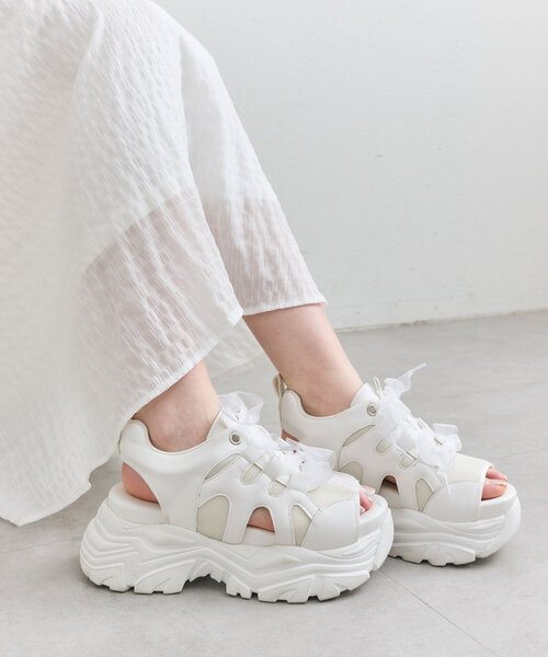 OLIVE des OLIVE(オリーブデオリーブ)の「【S/M/Lサイズ展開】ダブルリボンサンダル(サンダル・レディース・オフホワイト/ブラウン/ブラック・SMALL/MEDIUM/LARGE)」の12枚目の写真