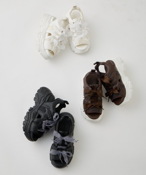 OLIVE des OLIVE(オリーブデオリーブ)の「【S/M/Lサイズ展開】ダブルリボンサンダル(サンダル・レディース・オフホワイト/ブラウン/ブラック・SMALL/MEDIUM/LARGE)」の4枚目の写真