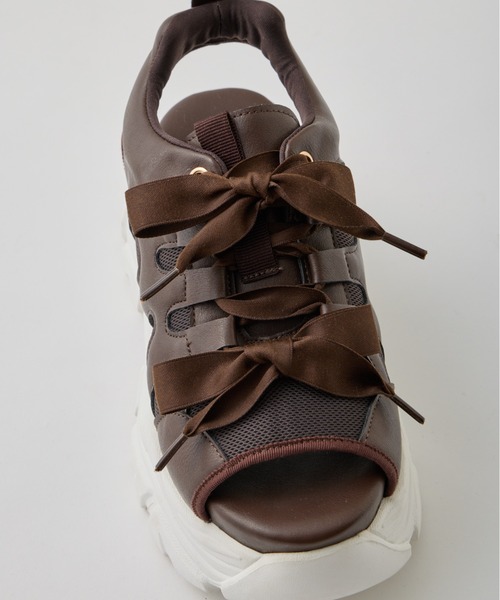 OLIVE des OLIVE(オリーブデオリーブ)の「【S/M/Lサイズ展開】ダブルリボンサンダル(サンダル・レディース・オフホワイト/ブラウン/ブラック・SMALL/MEDIUM/LARGE)」の8枚目の写真