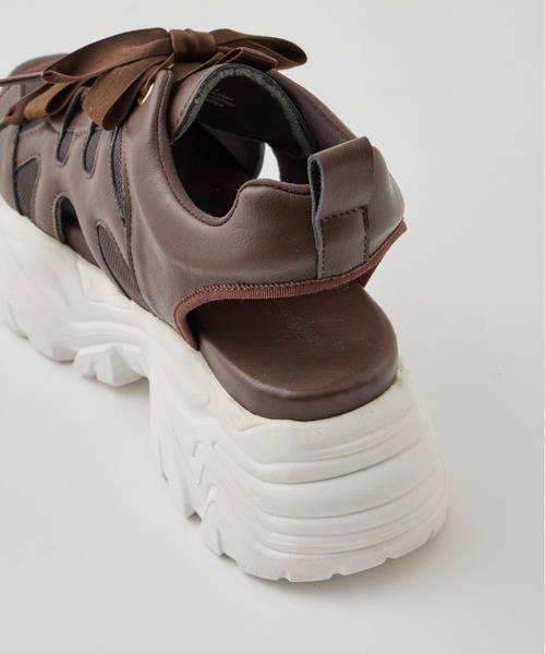 OLIVE des OLIVE(オリーブデオリーブ)の「【S/M/Lサイズ展開】ダブルリボンサンダル(サンダル・レディース・オフホワイト/ブラウン/ブラック・SMALL/MEDIUM/LARGE)」の10枚目の写真