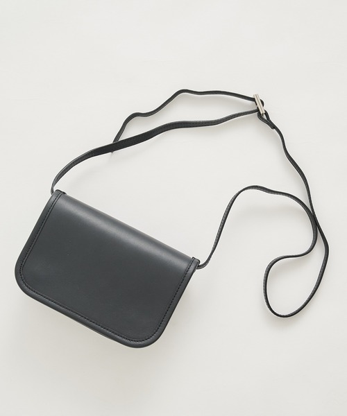 UNITED TOKYO（ユナイテッドトウキョウ）の「【本革/残りわずか】×ITTI  LEATHER WIDE POUCH　別注/コラボ/本革（ショルダーバッグ・メンズ・ブラック・FREE）」の4枚目の写真