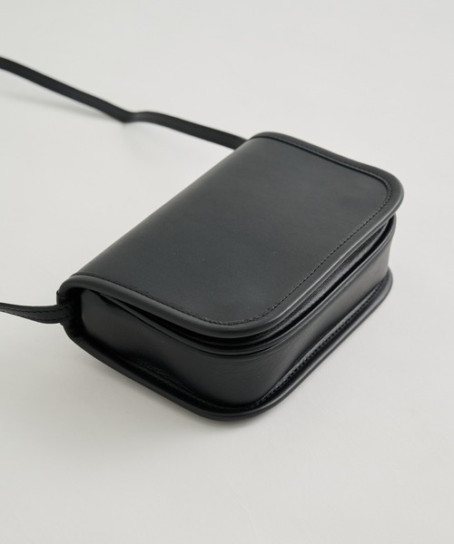 UNITED TOKYO（ユナイテッドトウキョウ）の「【本革/残りわずか】×ITTI  LEATHER WIDE POUCH　別注/コラボ/本革（ショルダーバッグ・メンズ・ブラック・FREE）」の7枚目の写真