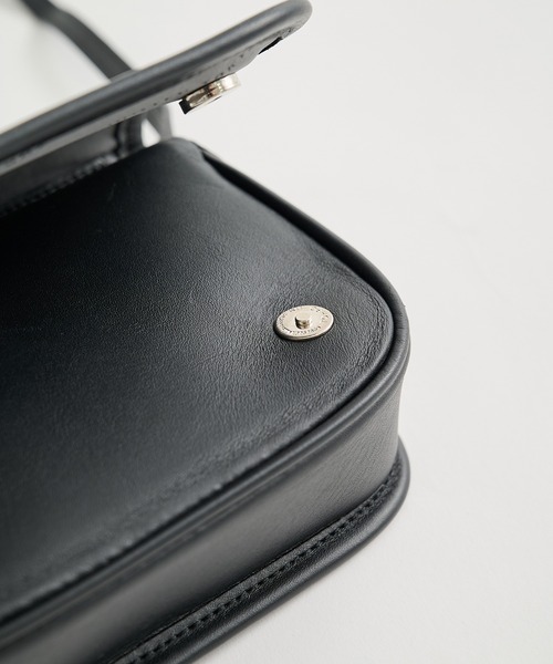 UNITED TOKYO（ユナイテッドトウキョウ）の「【本革/残りわずか】×ITTI  LEATHER WIDE POUCH　別注/コラボ/本革（ショルダーバッグ・メンズ・ブラック・FREE）」の10枚目の写真