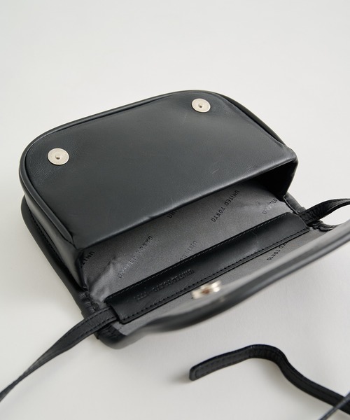 UNITED TOKYO（ユナイテッドトウキョウ）の「【本革/残りわずか】×ITTI  LEATHER WIDE POUCH　別注/コラボ/本革（ショルダーバッグ・メンズ・ブラック・FREE）」の11枚目の写真