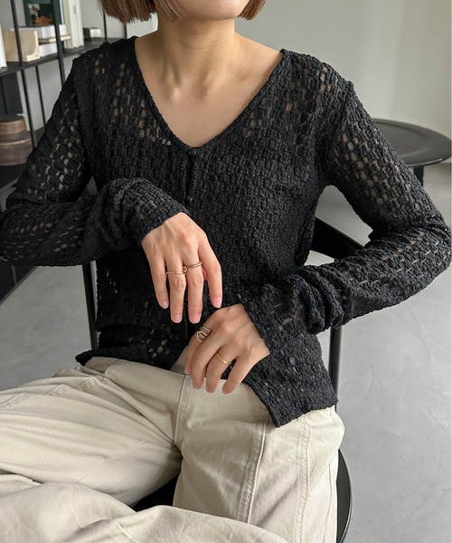 PILIT(ピリット)の「Vネックレースカーディガン(Tシャツ/カットソー・レディース・アイボリー/ブラック・MEDIUM)」の1枚目の写真