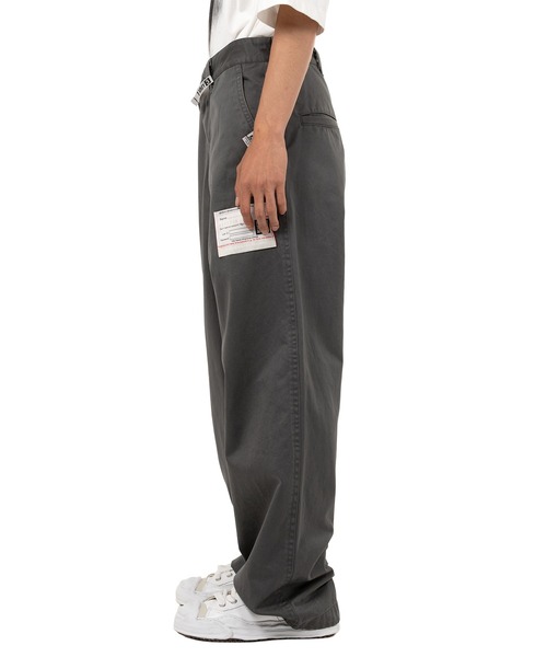 Maison MIHARA YASUHIRO(メゾンミハラヤスヒロ)の「Huge Layered Chino Pants(その他パンツ・メンズ・ベージュ/ダークグレー・48/44/46)」の17枚目の写真