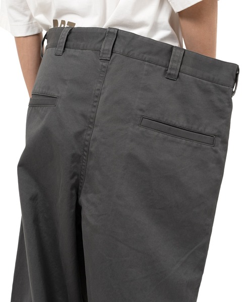 Maison MIHARA YASUHIRO(メゾンミハラヤスヒロ)の「Huge Layered Chino Pants(その他パンツ・メンズ・ベージュ/ダークグレー・48/44/46)」の16枚目の写真