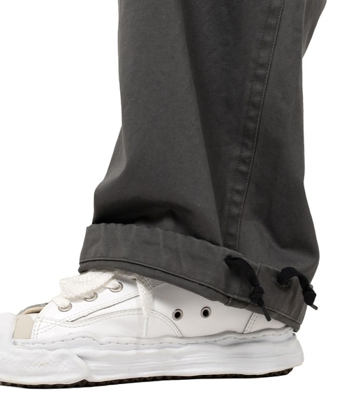 Maison MIHARA YASUHIRO(メゾンミハラヤスヒロ)の「Huge Layered Chino Pants(その他パンツ・メンズ・ベージュ/ダークグレー・48/44/46)」の9枚目の写真