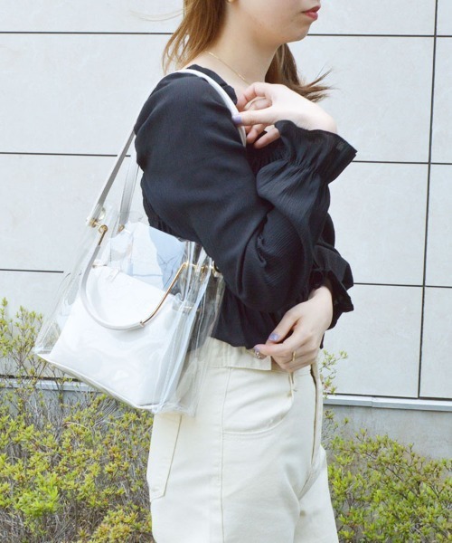 ＆soiree（アンドソワレ）の「【＆soiree】スクエアネックワッシャーシャーリングブラウス（シャツ/ブラウス・レディース・ラベンダー/ホワイト/ブラック・MEDIUM）」の4枚目の写真