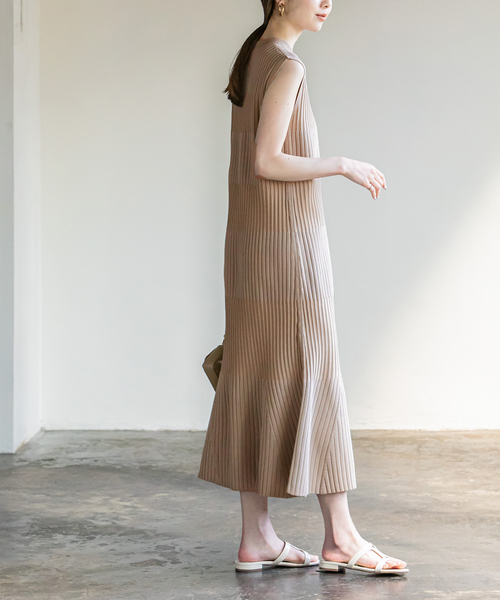 美品　NOBLE 2023ss ランダムリブマーメイドニットワンピース NOBLE ワンピース 「WEB限定追加」「洗える」ランダムリブ