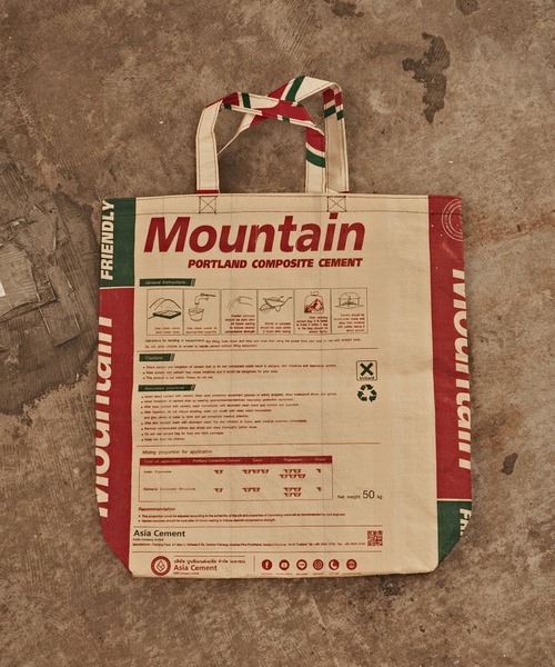 ALL RUNS(オールランズ)の「Recycled Comentbag TOTE:MEDIUM(トートバッグ・メンズ・レッド系2/ブルー系2/ブルー系1/レッド系3/レッド系1・ONE SIZE)」の14枚目の写真