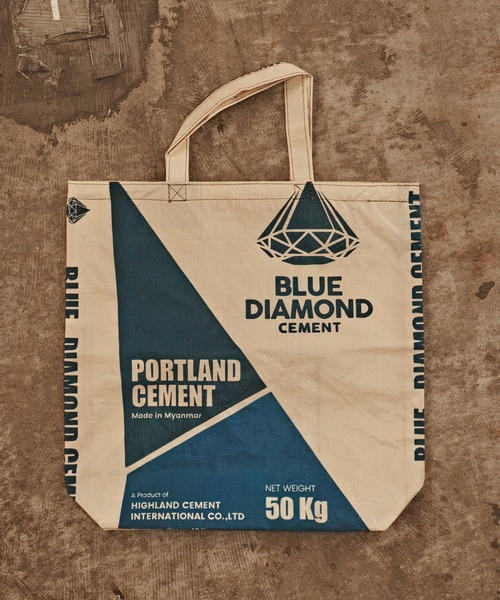 ALL RUNS(オールランズ)の「Recycled Comentbag TOTE:MEDIUM(トートバッグ・メンズ・レッド系2/ブルー系2/ブルー系1/レッド系3/レッド系1・ONE SIZE)」の6枚目の写真