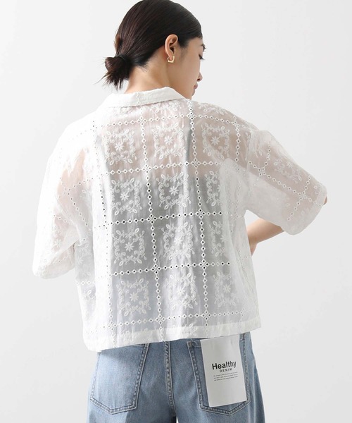 Gready Brilliant（グレディブリリアン）の「エンブロイダリー開襟ブラウス（シャツ/ブラウス・レディース・オフホワイト/ブラック・38）」の9枚目の写真