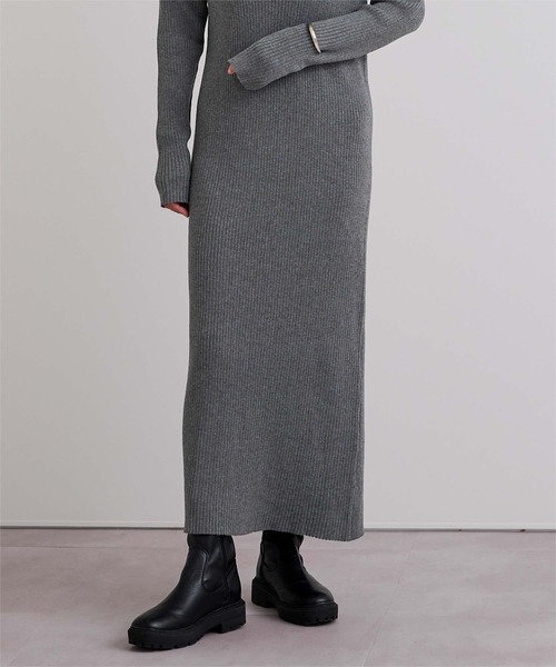 UR'S(ユアーズ)の「ZIPデザインニットワンピース(ワンピース・レディース・グレイッシュベージュ/チャコール・L/M/S)」の4枚目の写真