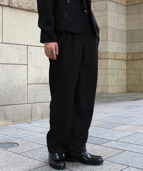 Noen(ノエン)の「シンチバックテーパードスラックス(スラックス・メンズ・ブラック/グレー・MEDIUM/LARGE)」の6枚目の写真