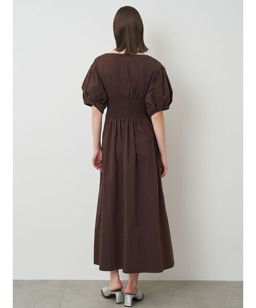 ELENDEEK（エレンディーク）の「フォルムスリーブウエストタック
