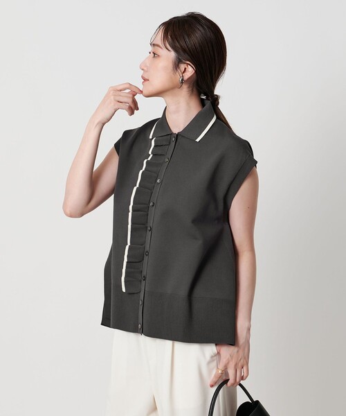 UNITED ARROWS（ユナイテッドアローズ）の「ミニマル フリル ベスト（ベスト・レディース・オフホワイト/ネイビー/ブラック/ダークグレー/ベージュ・FREE）」の4枚目の写真