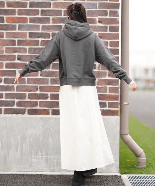 ムラサキスポーツ(ムラサキスポーツ)の「RIKKA FEMME/リッカファム フーディー ワンポイント刺繍 RF25FW17(パーカー・レディース・レッド/アイボリー/グレー・FREE)」の15枚目の写真
