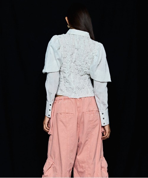 MAISON SPECIAL(メゾンスペシャル)の「Puff Sleeves Shirring Shirt/パフスリーブシャーリングシャツ(シャツ/ブラウス・レディース・ブラウン/ブラック/ホワイト・FREE)」の6枚目の写真