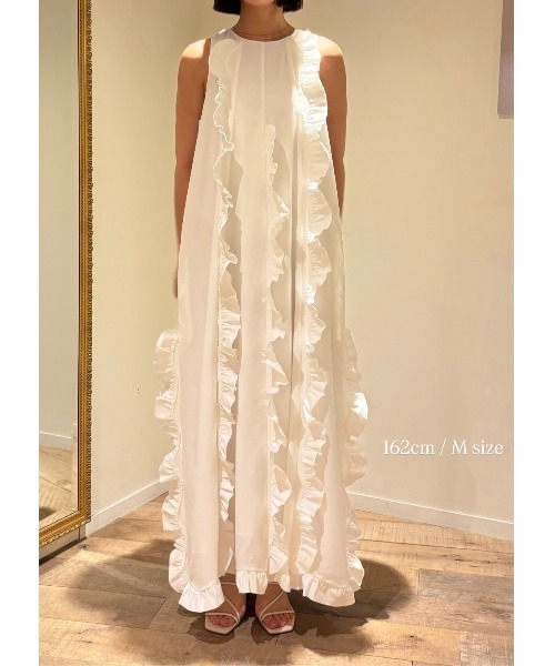 ノートルエモア　ruffled wave frill NOTREémorワンピ NOTREemor（ノートルエモア）の「ruffled wave frill dress