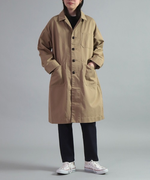 OMNIGOD（オムニゴッド）の「[OMNIGOD womens / オムニゴッド] チノ トラバーユコート（その他アウター・レディース・ベージュ/ネイビー・FREE）」の2枚目の写真