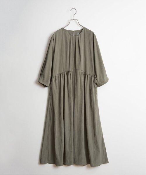 LBC(エルビーシー)の「タックフレアワンピース(ワンピース・レディース・ブラウン/チャコールグレー/エメラルド・M)」の9枚目の写真