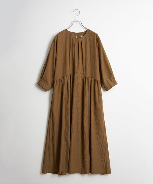 LBC(エルビーシー)の「タックフレアワンピース(ワンピース・レディース・ブラウン/チャコールグレー/エメラルド・M)」の10枚目の写真