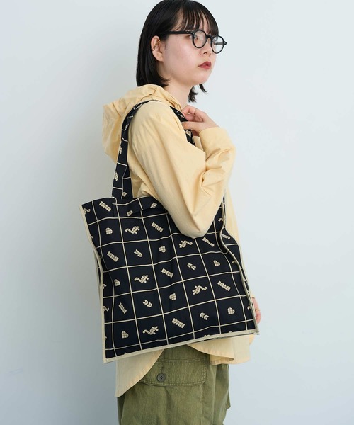 I am I in fact...（アイアムアイインファクト）の「●BLOCK TILE CHECK トートバッグ（トートバッグ・レディース・ベージュ/ブラック・FREE）」の5枚目の写真
